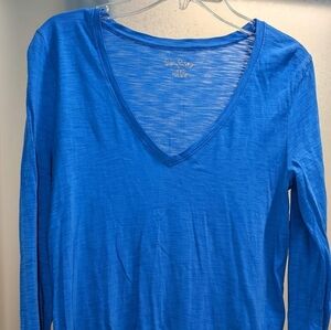 Lilly Pulitzer v neck tee